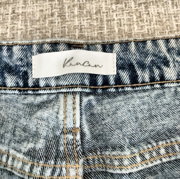 KanCan Amy High rise Fray Mom Fit Jeans - Picture 5 of 6
